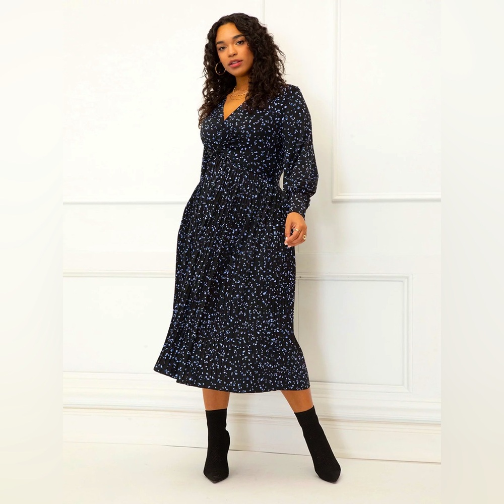 Eloquii Blue Pattern Knot Front Pleated Skirt Long Sleeve Dress Size 22/24 EUC